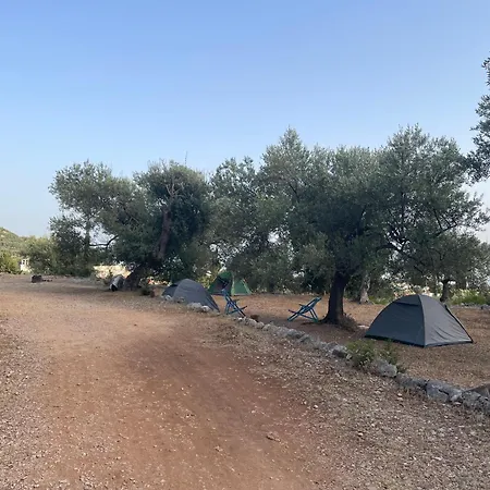 Camping Himara *