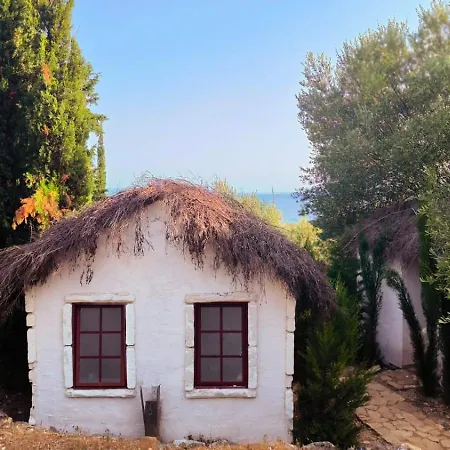 مكان تخييم Camping Himara *